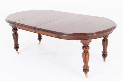 WILLIAM IV MAHOGANY EXTENDING DINING TABLE