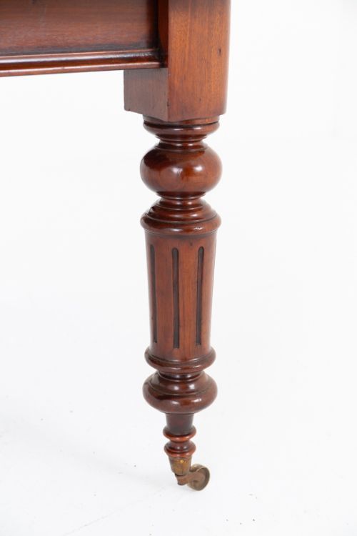 fig 1. Victorian Mahogany Extending Dining Table