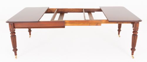 REGENCY MAHOGANY 2 LEAF EXTENDING DINING TABLE - ADDITIONAL PHOTO 2