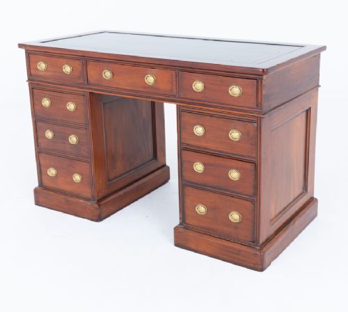 VICTORIAN MAHOGANY TWIN PEDESTAL DESK