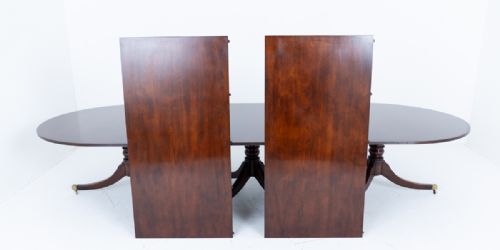 IMPRESSIVE 20 22 SEAT REGENCY STYLE MAHOGANY DINING TABLE - ADDITIONAL PHOTO 10