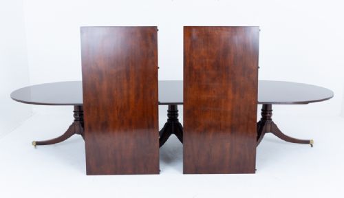 IMPRESSIVE 20 22 SEAT REGENCY STYLE MAHOGANY DINING TABLE - ADDITIONAL PHOTO 11