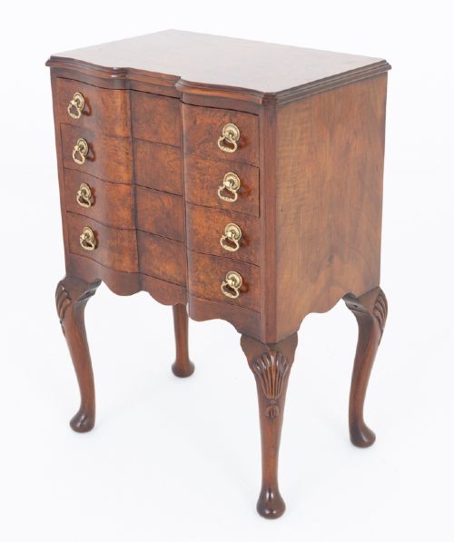 Elegant Burr Walnut Queen Anne Style Bedside Chest