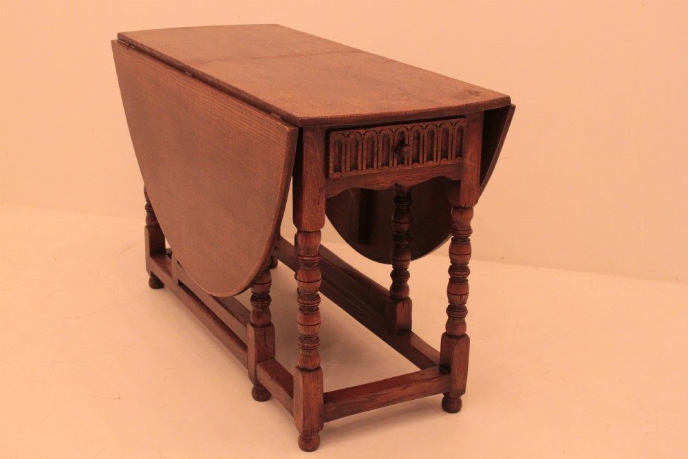 18th Century Style Oak Gateleg table