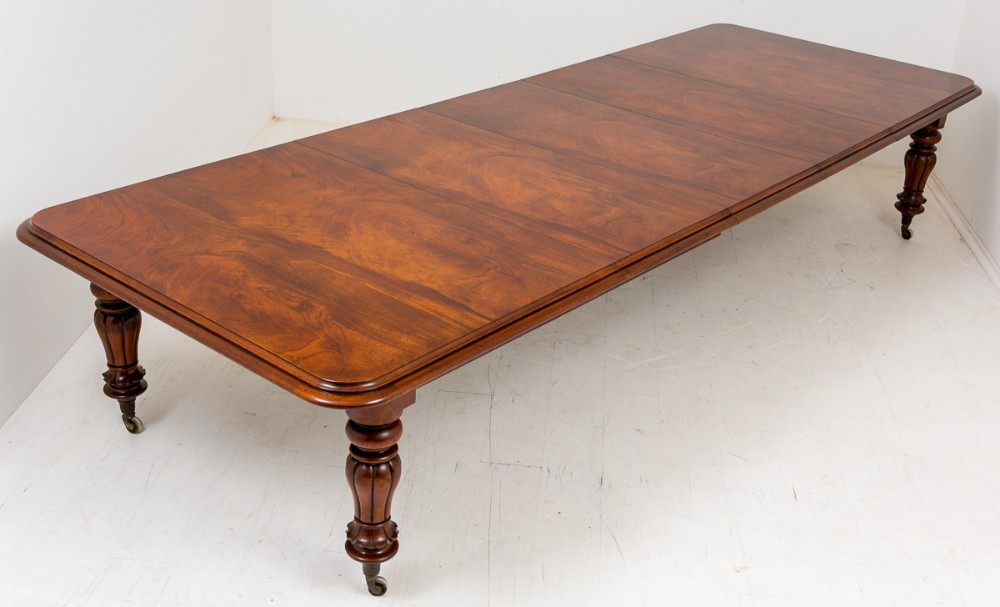Early Victorian Mahogany Extending Dining Table