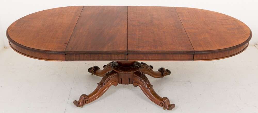 Mid Victorian Mahogany Circular extending dining table