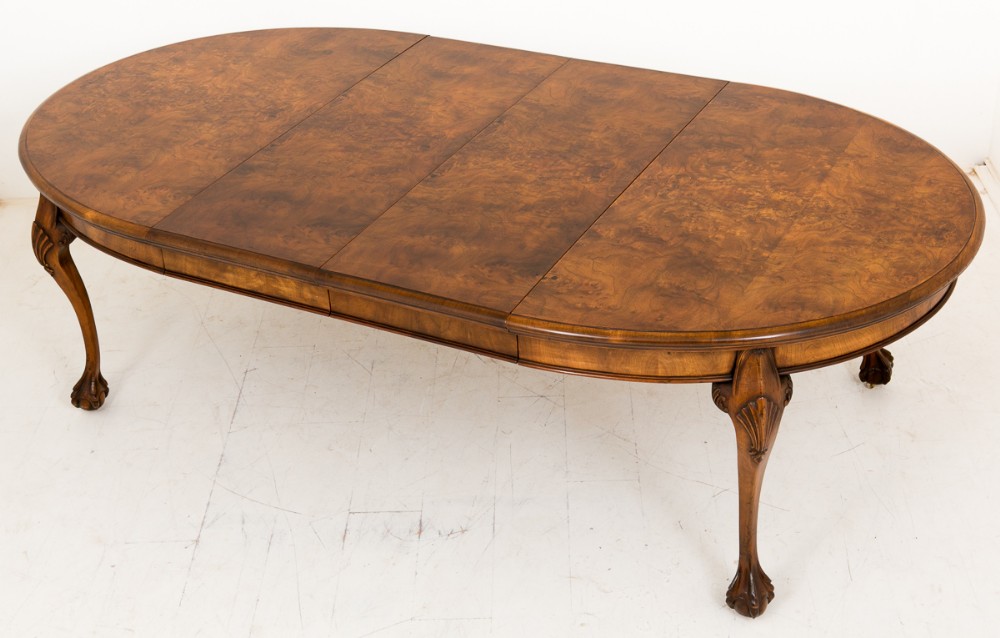 Late Victorian Walnut Extending Dining Table