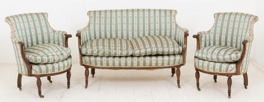 Very pretty 3 Piece Salon Suite