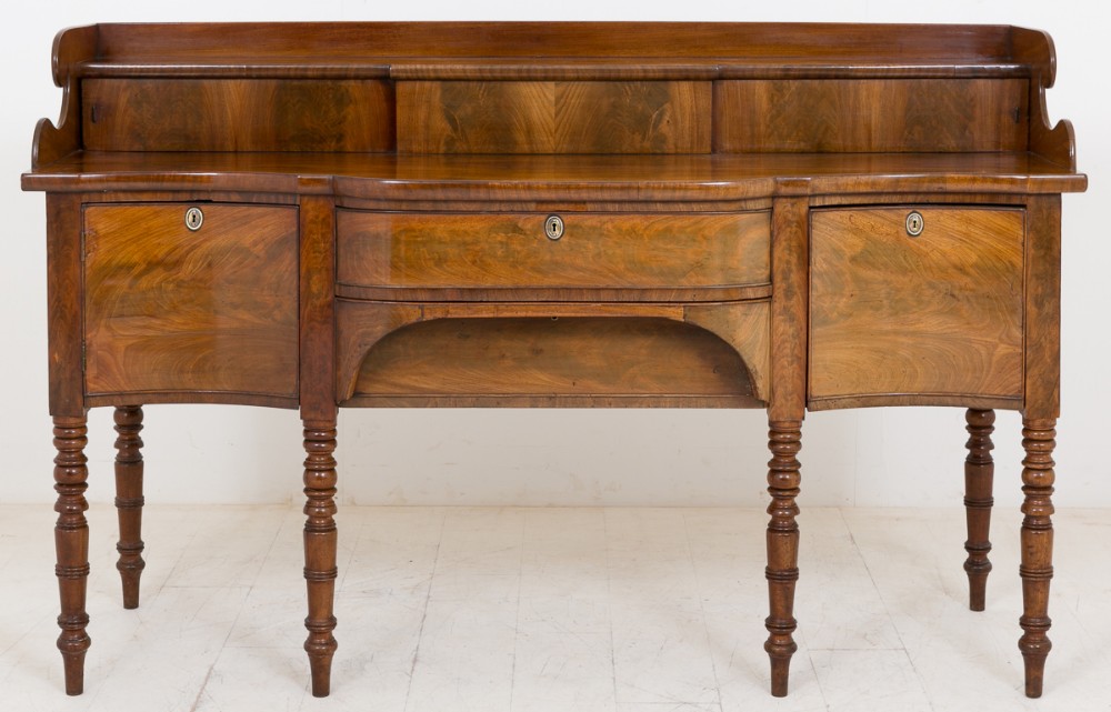 Regency Mahogany Sideboard of Serpentine form