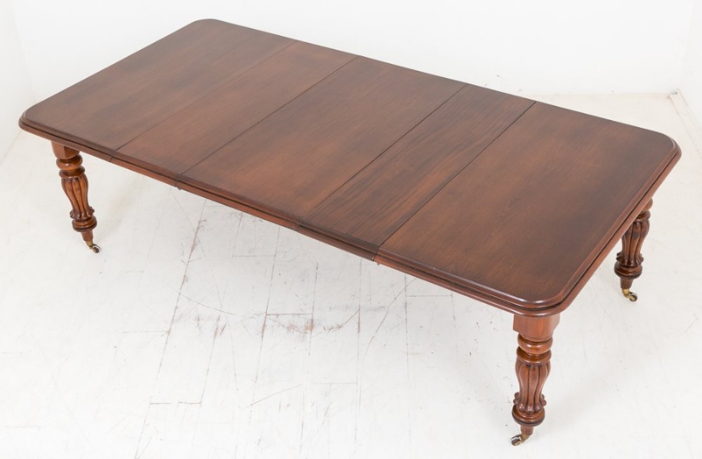 Victorian Mahogany Extending Dining table
