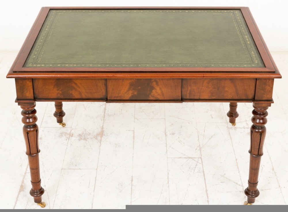 William IV Mahogany 3 drawer writing table