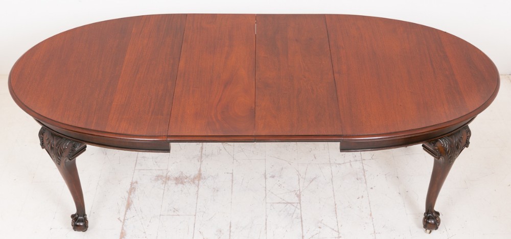Superb Quality Mahogany Oval Extending Dining Table