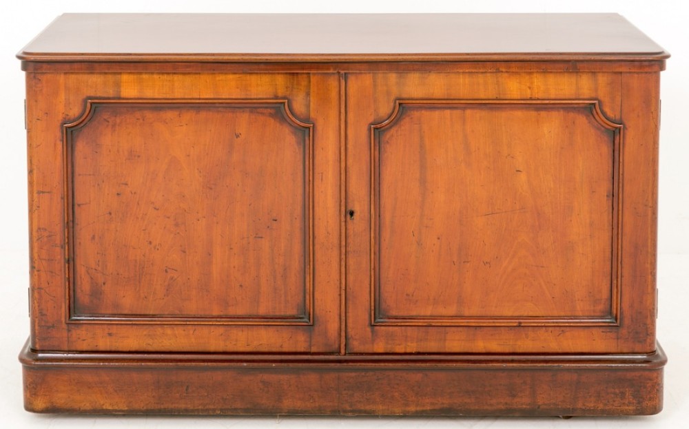 Victorian Mahogany 2 door side cabinet
