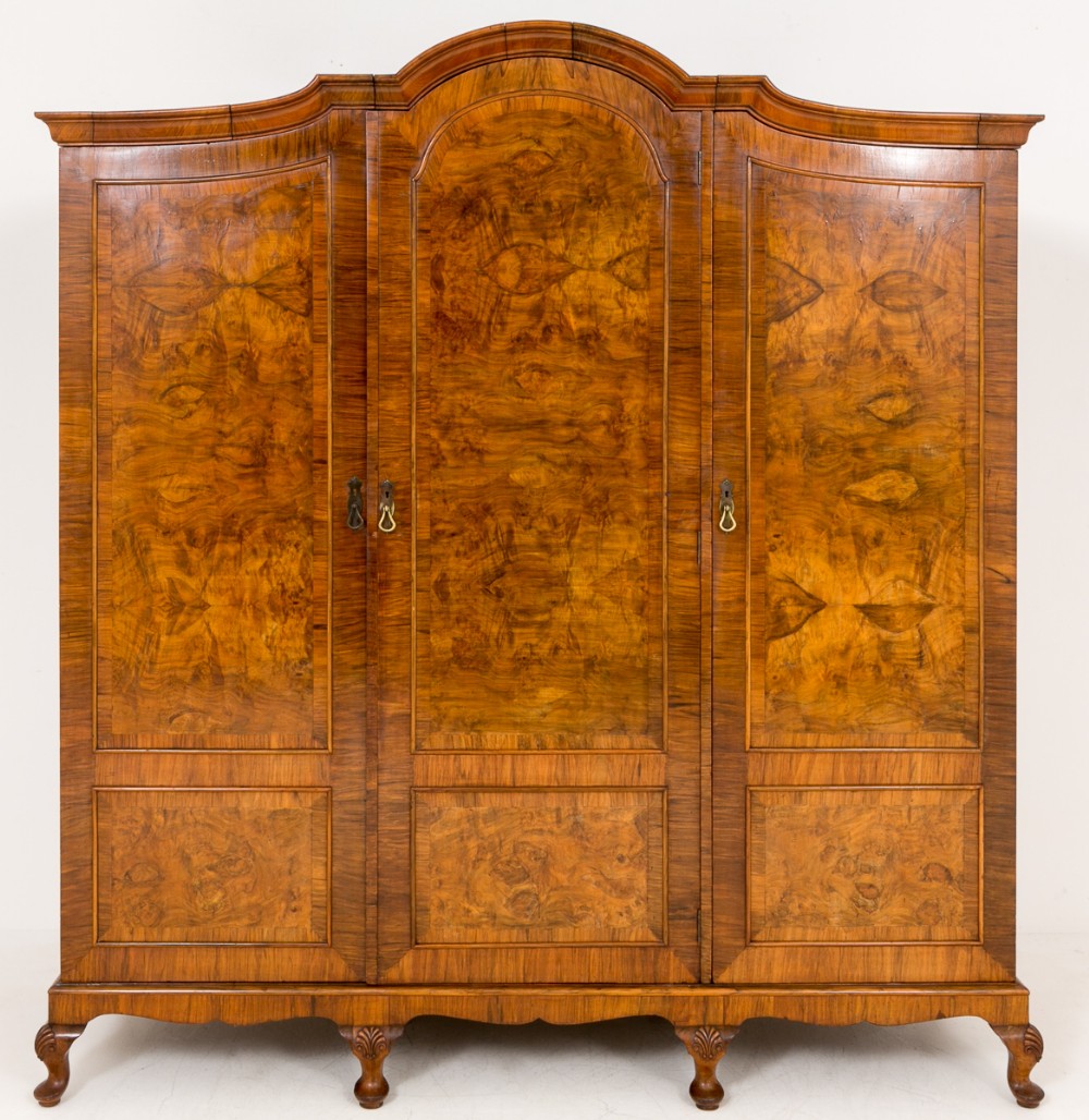 Fabulous Quality Walnut 3 door Wardrobe