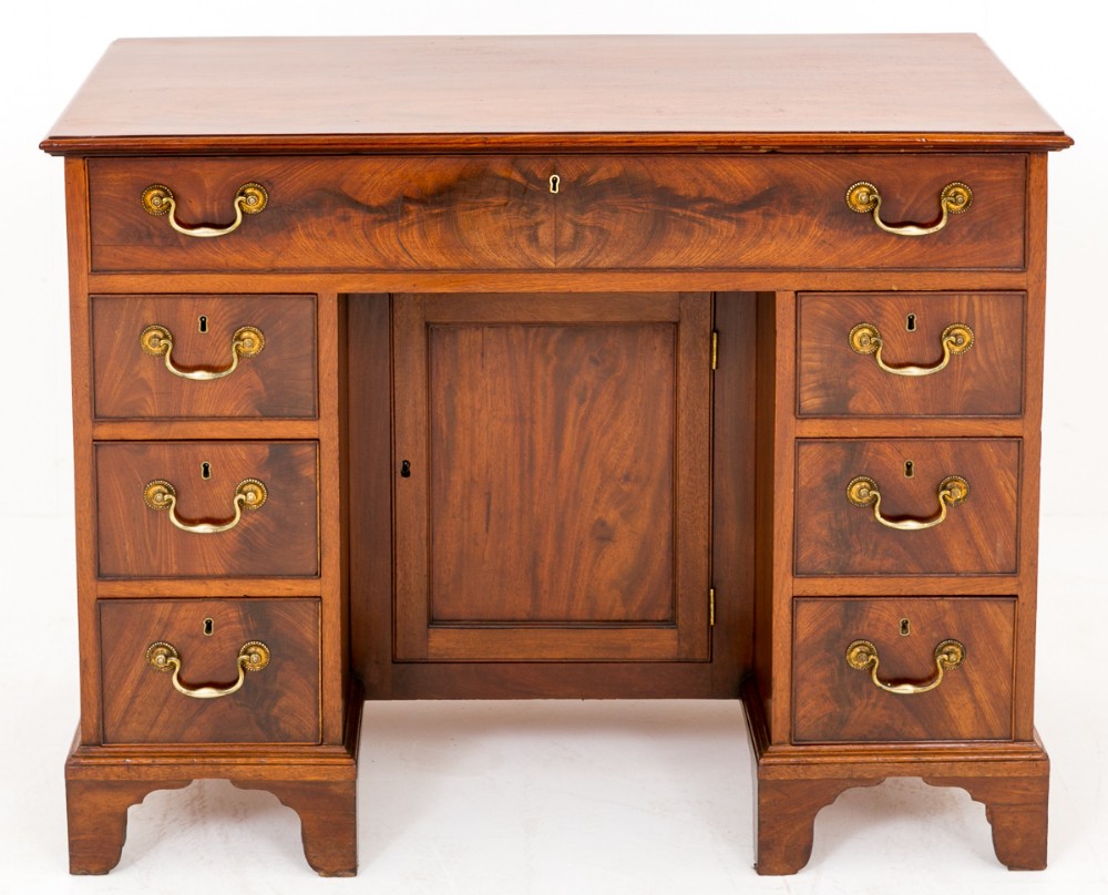 George III Mahogany Gentleman's Dressing Table