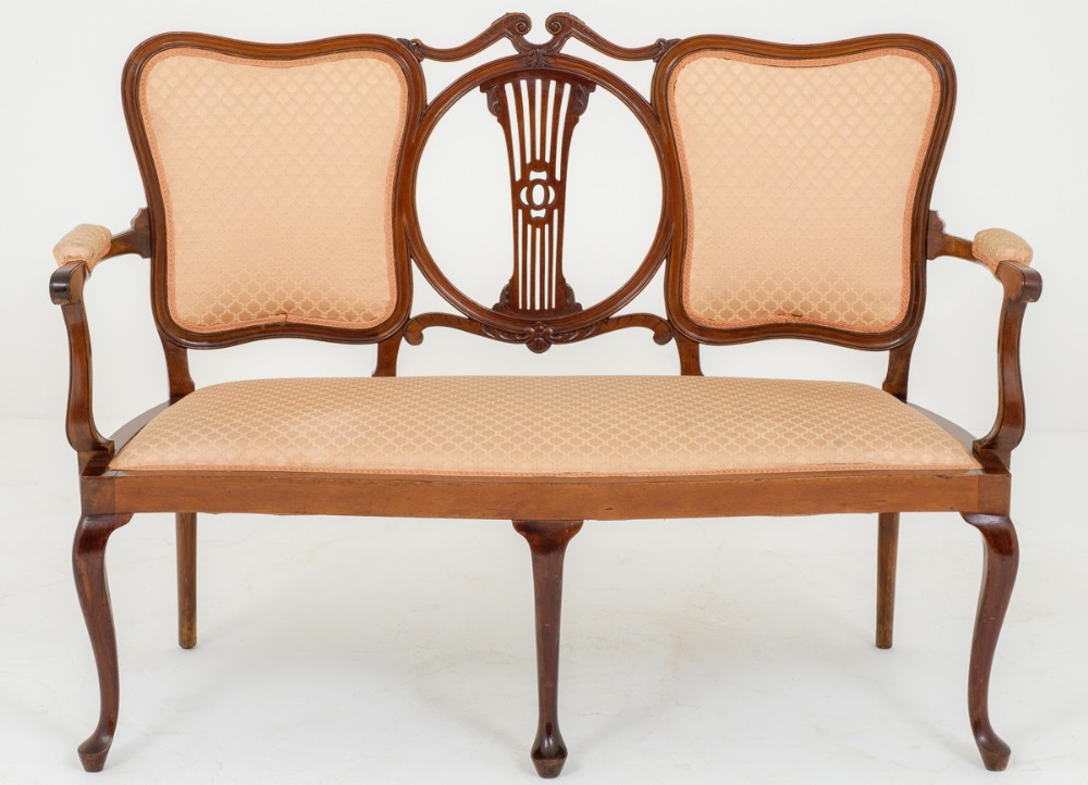 Very Elegant Victorian Mahogany Loveseat