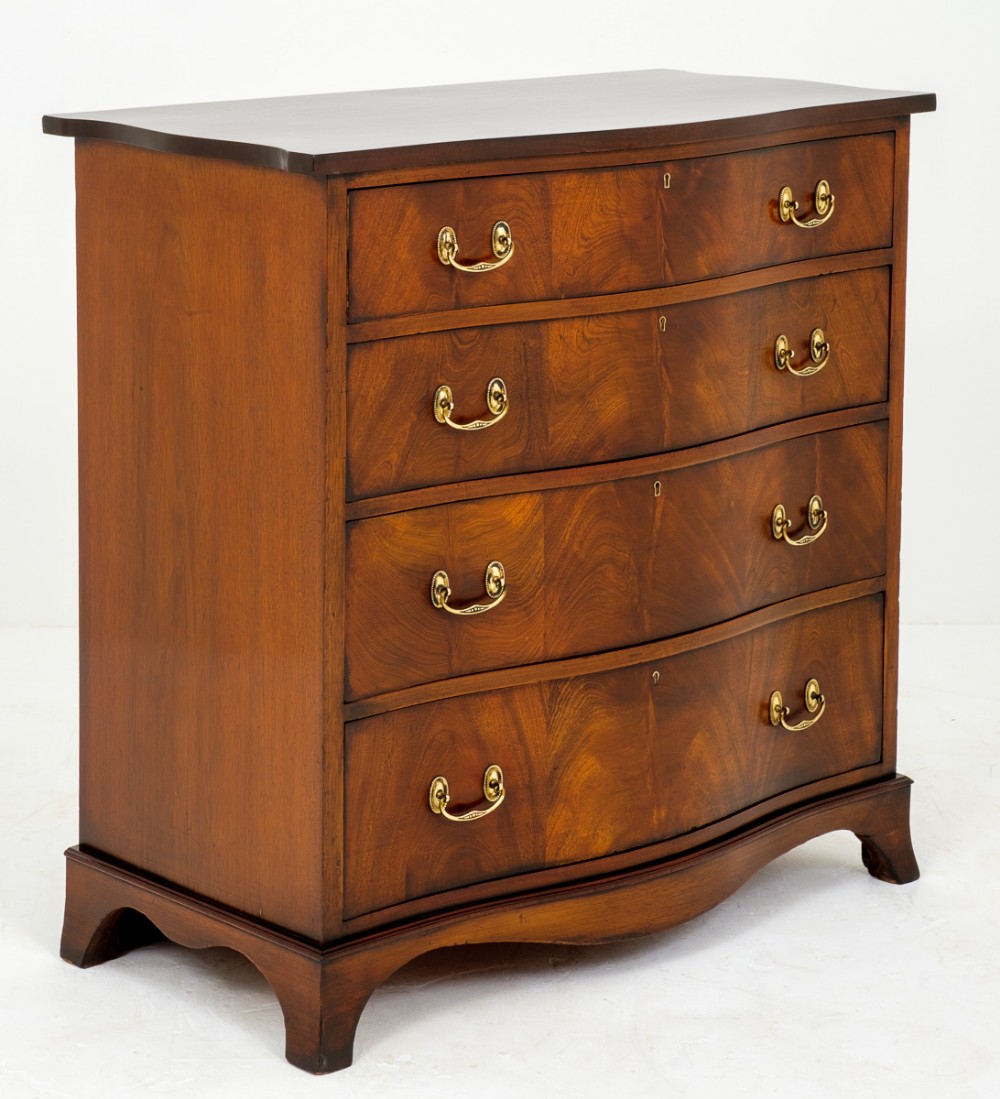 Mahogany Serpentine Chest of Drawers