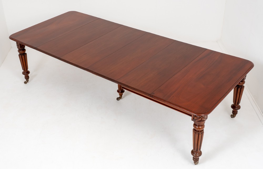 Superb William IV Mahogany Extending Dining Table