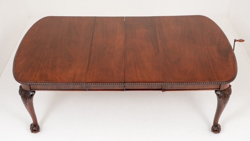 Good Quality Chippendale Style Mahogany Extending Dining Table