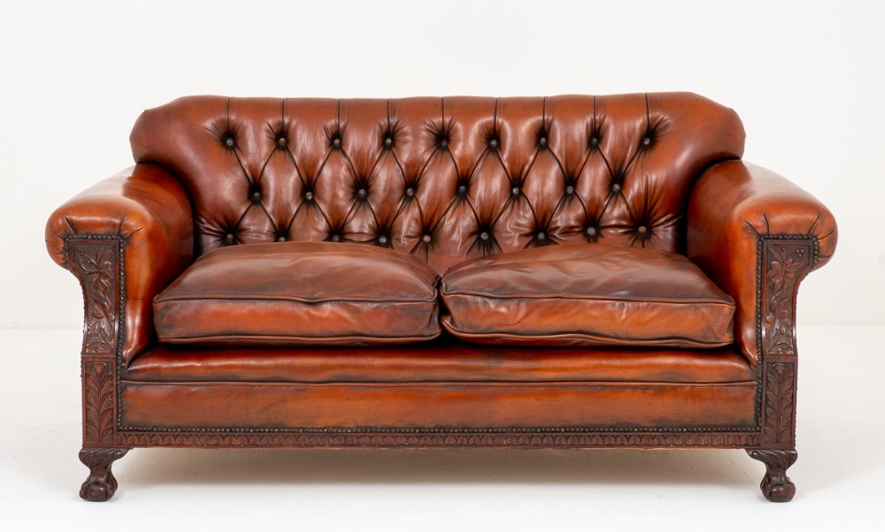 Superb Quality Leather Settee 