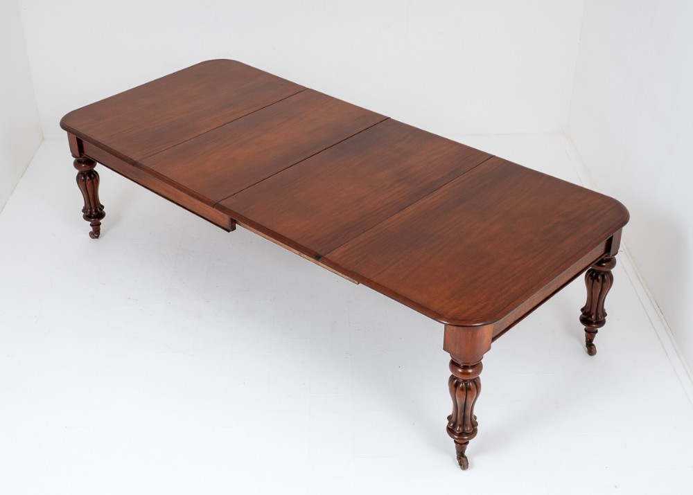 William IV mahogany 2 leaf extending dining table