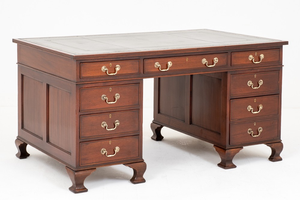 Victorian Mahogany pedestal Desk.