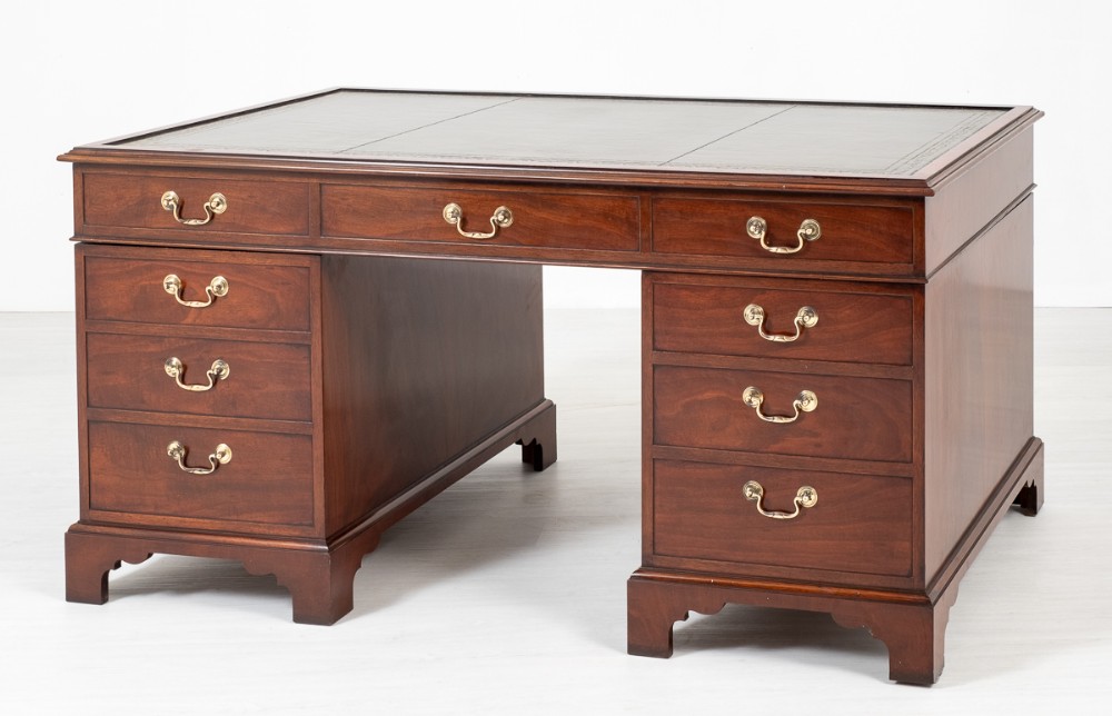 Georgian Style Mahogany Pedestal Desk