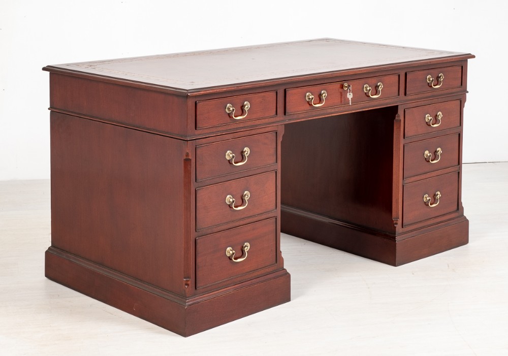 Mahogany Georgian Style Pedestal Desk