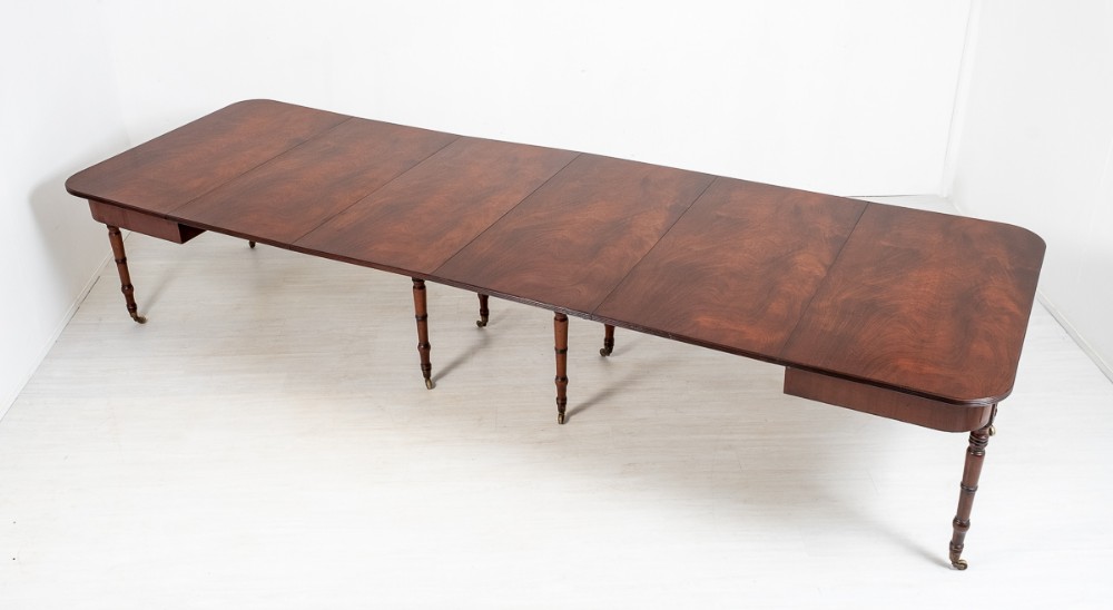 Good Regency Mahogany 8 Leg Extending Dining Table