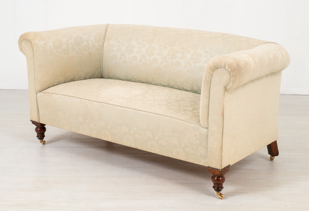 Pretty Victorian Chesterfield Settee
