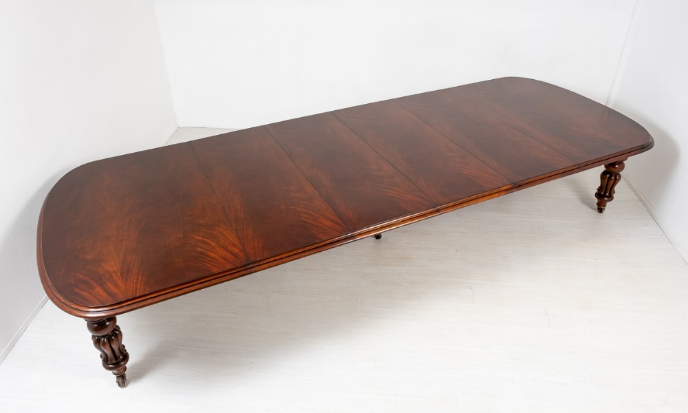 Superb William IV 5 Leg Extending Dining Table