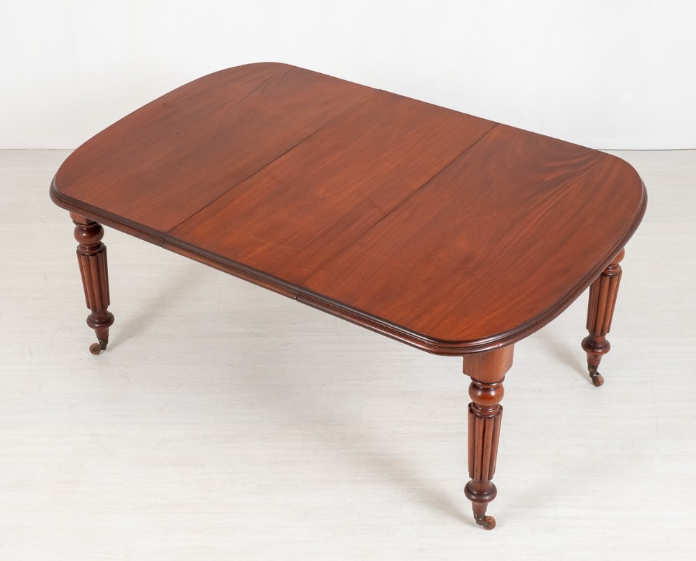 Early Victorian Mahogany Extending Dining Table