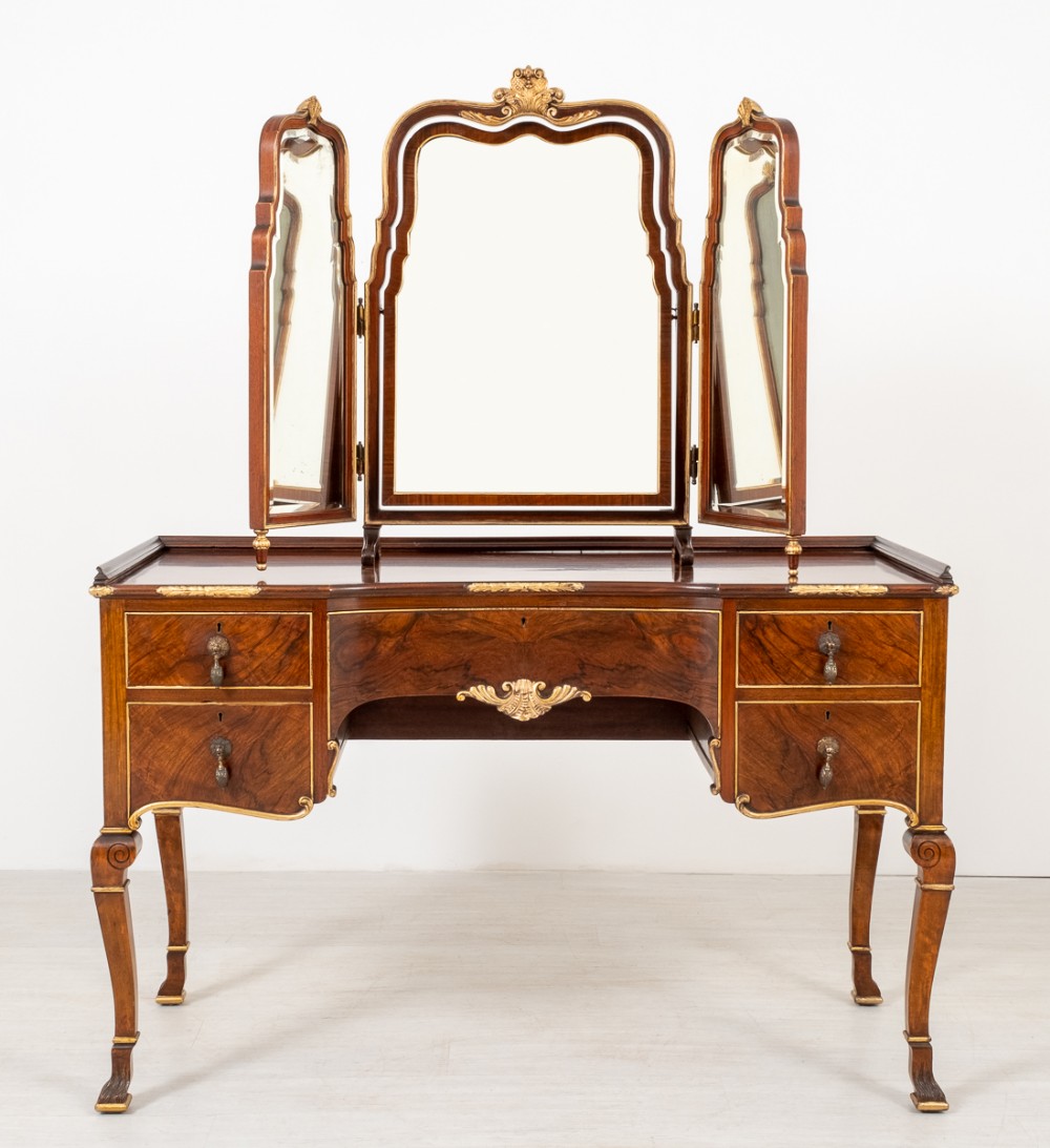 Quality Queen Anne Style Walnut Dressing Table and Mirror