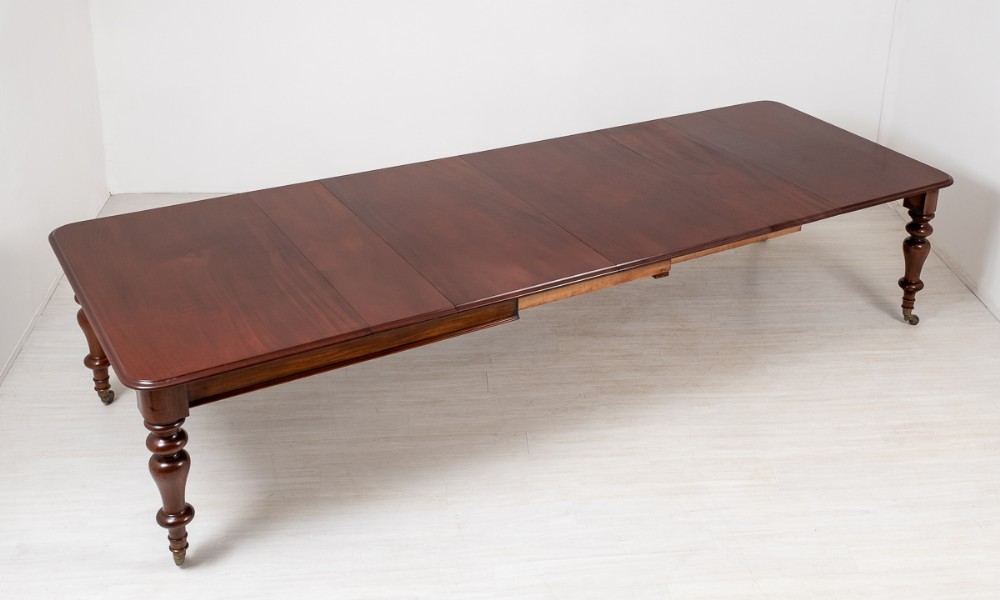 Victorian Mahogany Extending Dining Table