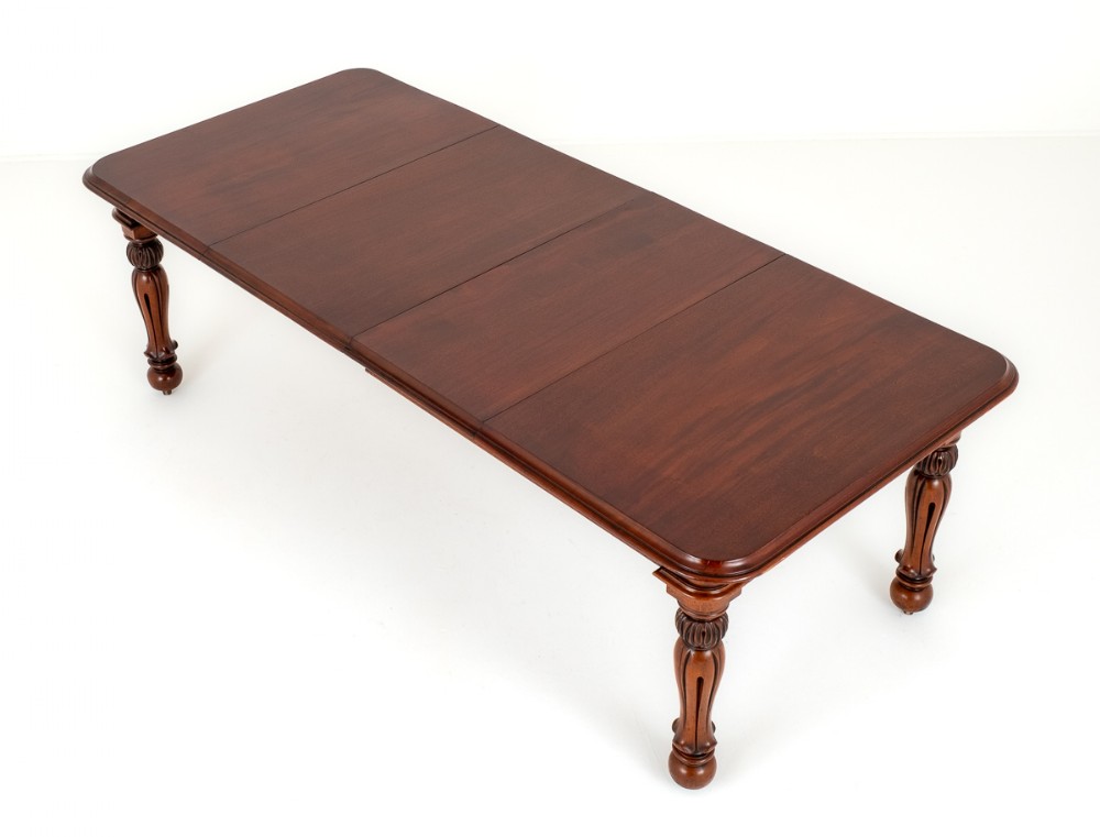 Early Victorian Mahogany Extending Dining Table