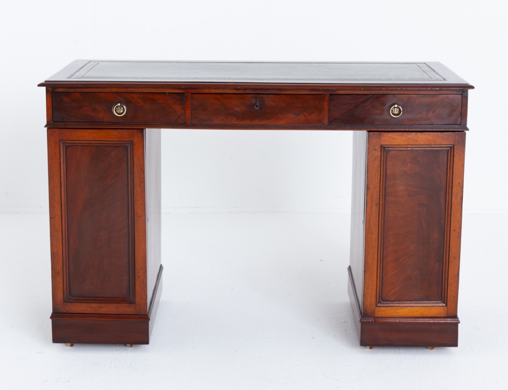Small Georgian Mahogany Pedestal Desk