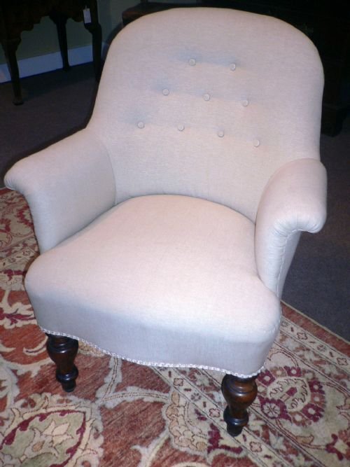 19thc Walnut Button “Spoon” Back Armchair.