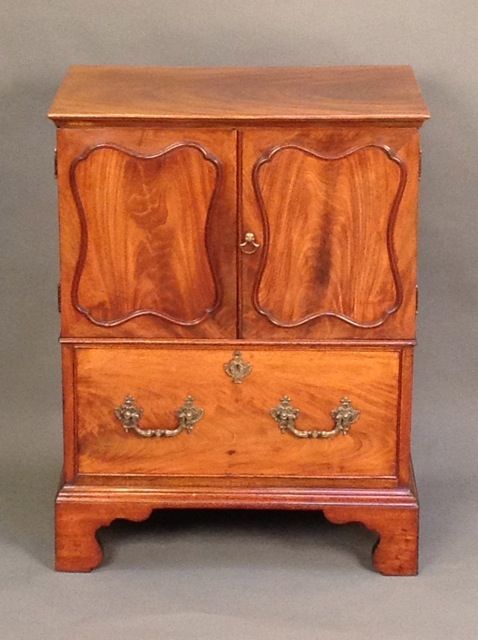 19thc. Mahogany 2 Door & Single Drawer Commode