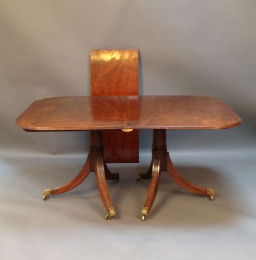 19thc. Mahogany Two Pillar Dining Table with Plum Pudding
mahogany Top