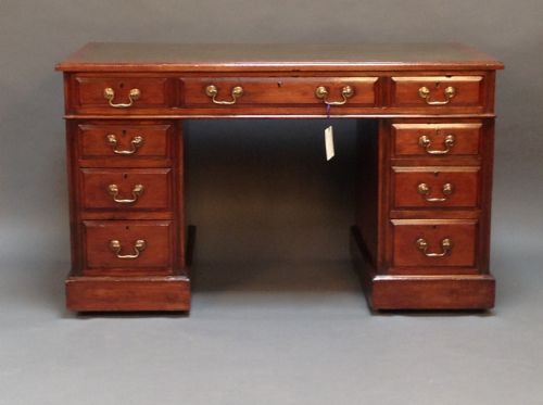 Mahogany Pedestal Desk with 9 Drawers