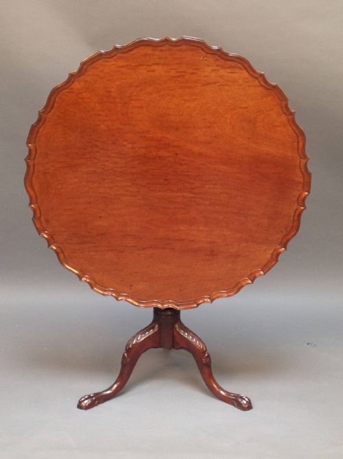 Large/pie Crust Mahogany Tripod Table