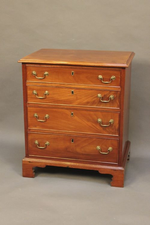 19thc Mahogany Chest of Drawers