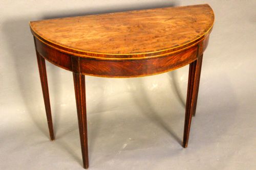 C1800 Mahogany Demi Loon Card Table