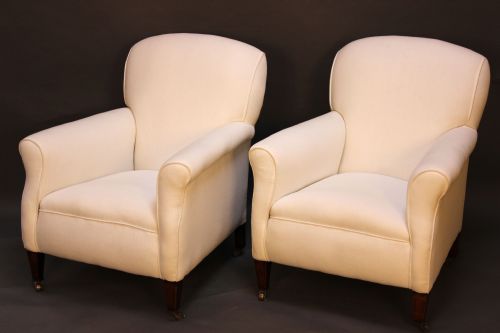 Pair of 19thc. Walnut Legged
armchairs