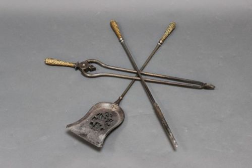 Set of Very Fine 19thc Brass & Steel Fire Irons