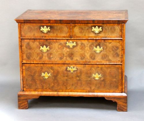 A Wonderful 18thc. Oyster Veneered Walnut
chest of Drawers