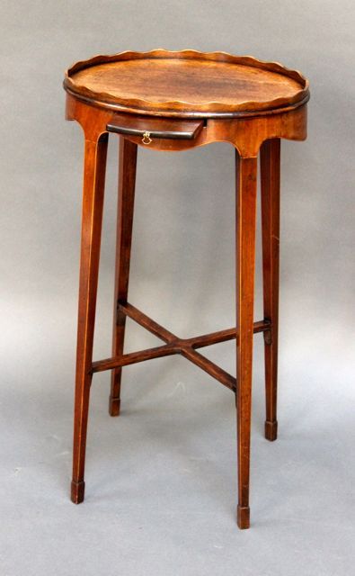 18thc. Mahogany Urn Stand With
oval Tray Top