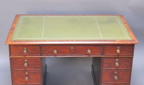 Georgian Mahogany Pedestal Desk