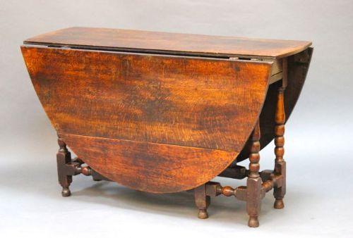A Lovely 18thc Gate Leg Table