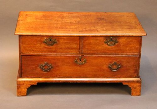 A 19thc. Low Oak Chest of Drawers/stand
